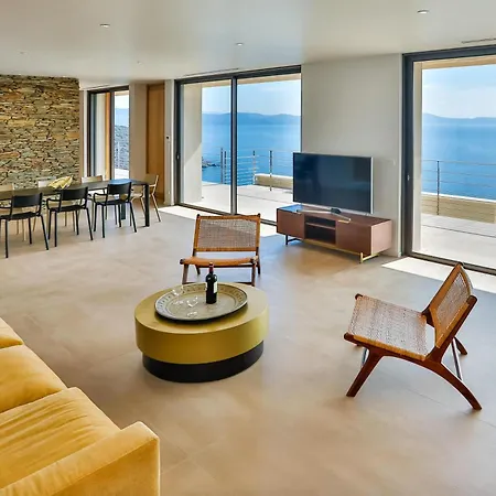 Petra Mare カルジェーズ