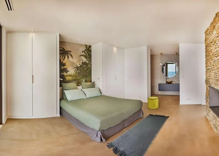 Petra Mare カルジェーズ